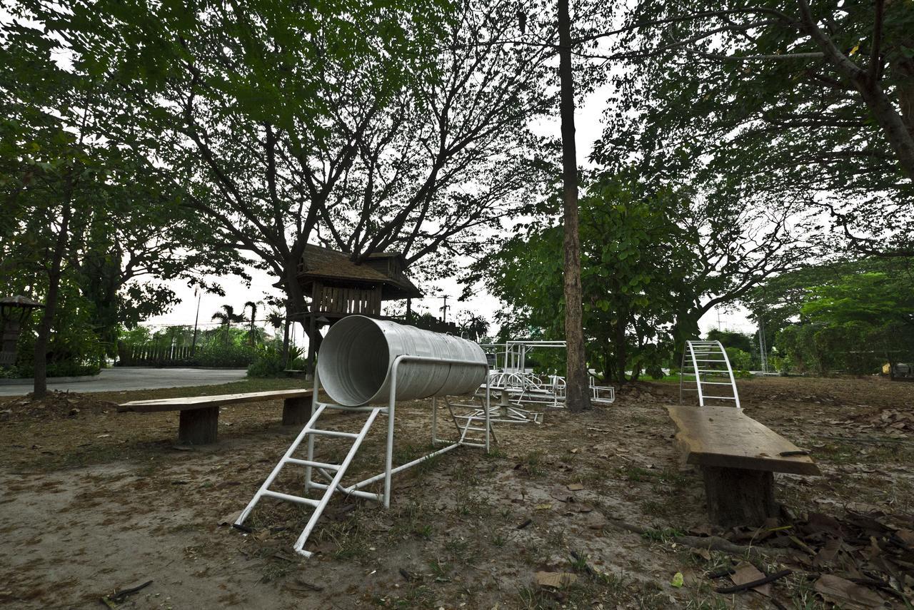 Tree House Hotel Sisaket Exterior foto
